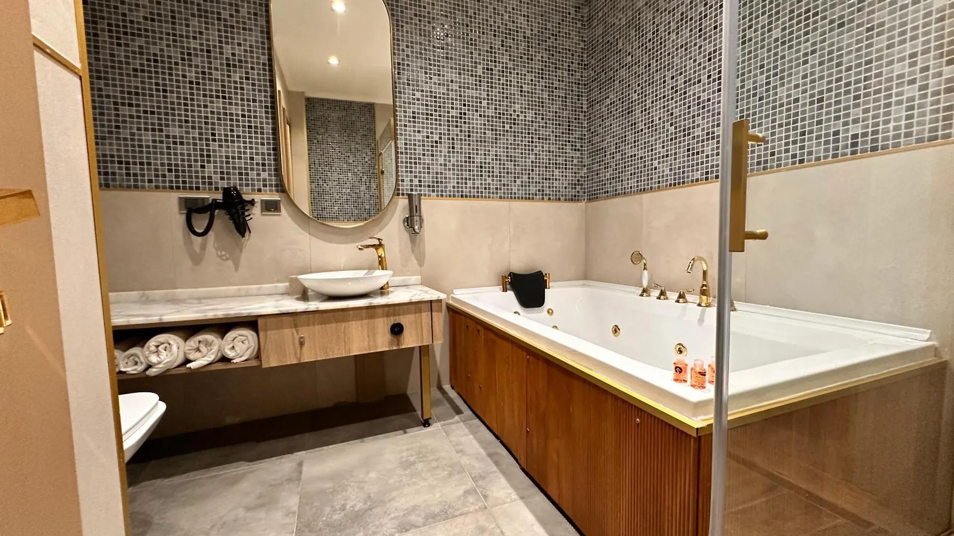 Taksim Bosphorus Hotel Istanbul